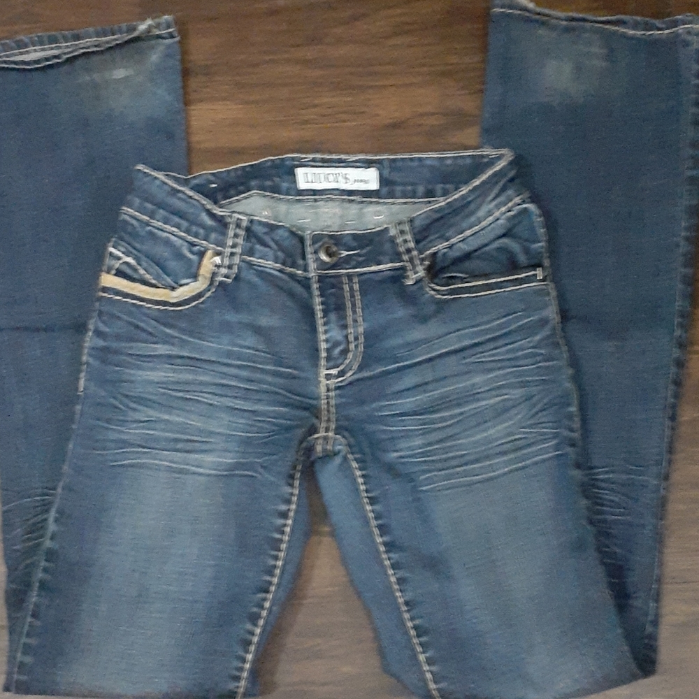 Liuce's jeans